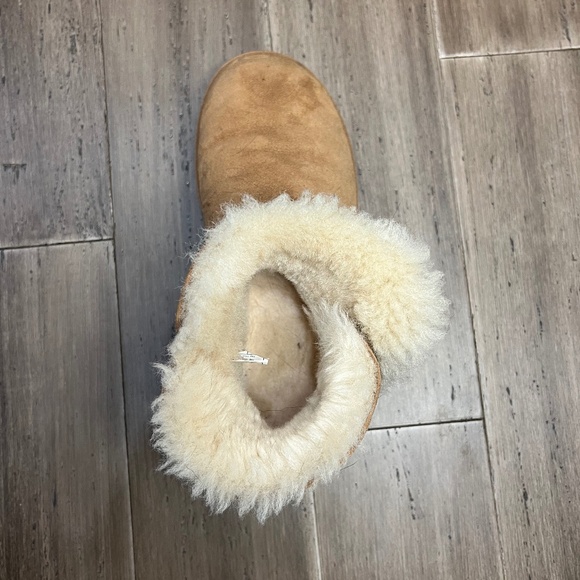 Ugg Women’s Mini Bailey Button Chestnut - Picture 4 of 6